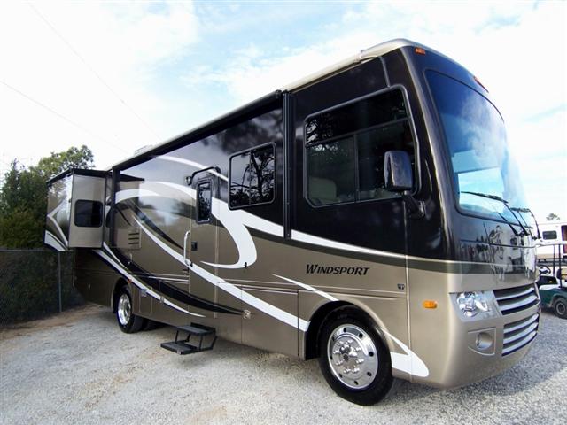 New 2010 Fourwinds Windsport 32V Class A - Gas For Sale